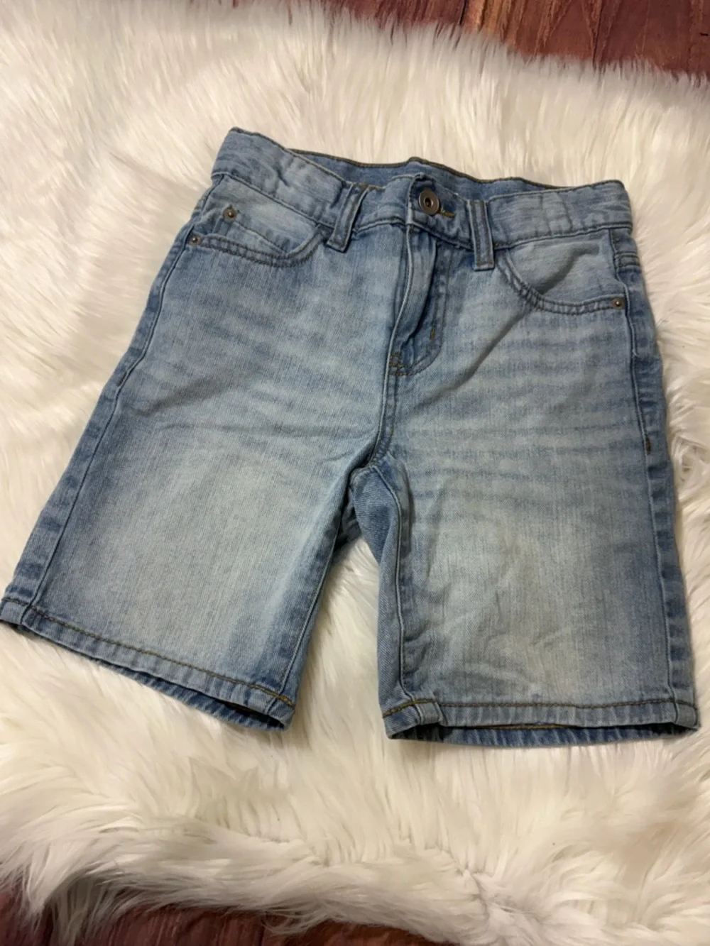 The Children’s Place Denim Light Wash Cotton Shorts - Boys Size 8